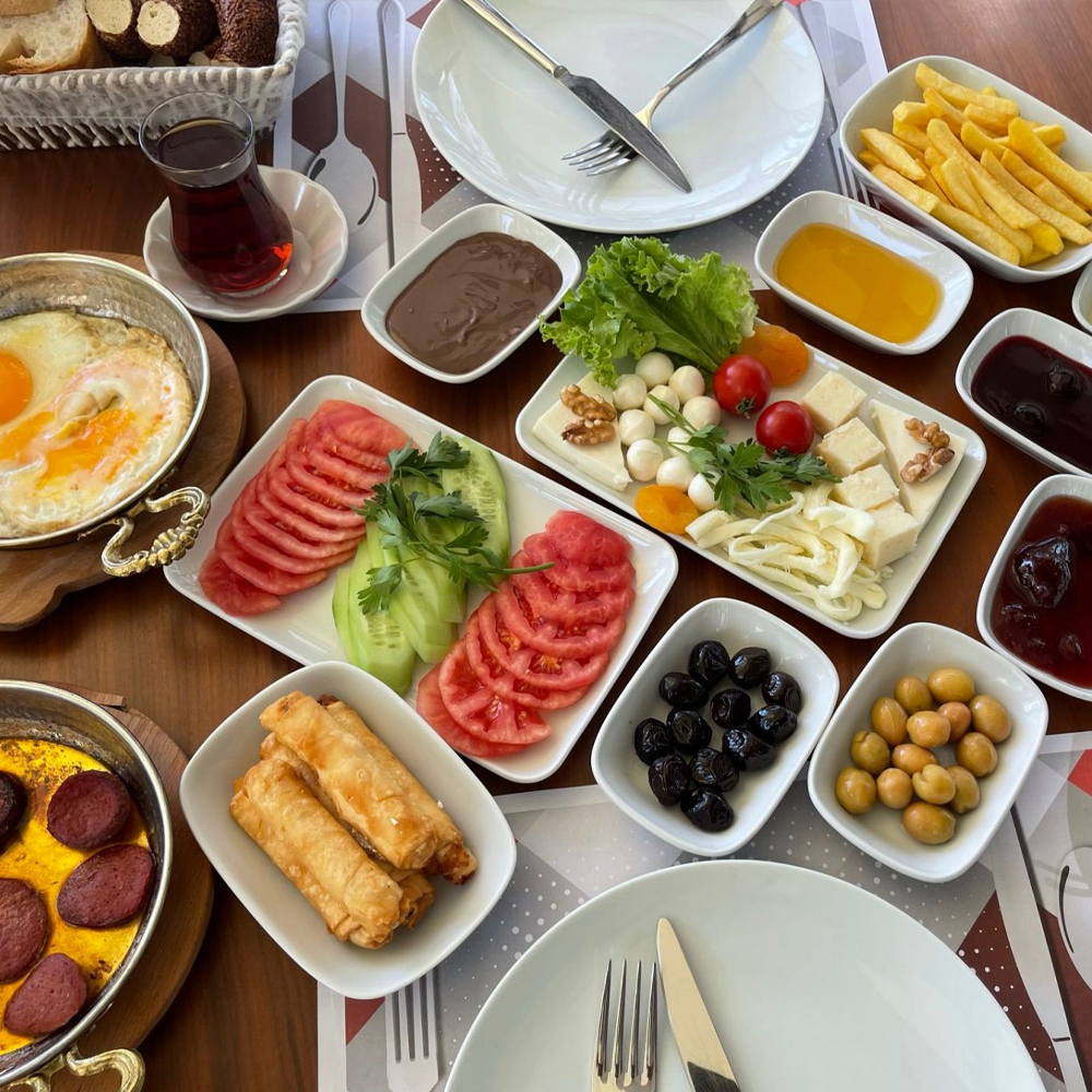 Serpme Kahvaltı ( 2 kişilik )