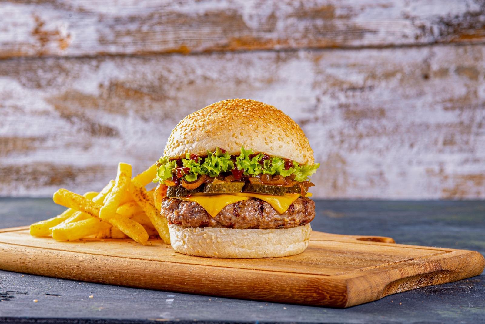 Cheeseburger Menü 150gr